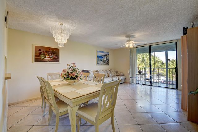 5370 Las Verdes Circle 324, Delray Beach, FL 33484