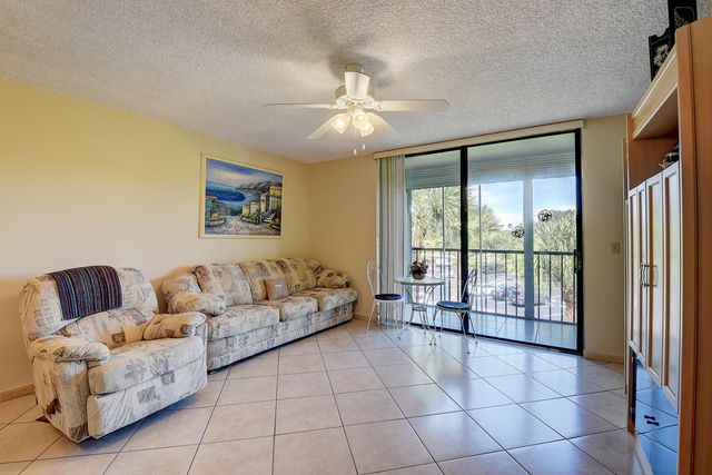 5370 Las Verdes Circle 324, Delray Beach, FL 33484