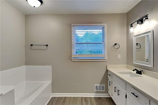 1100 Lake Drive, Roswell, GA 30075