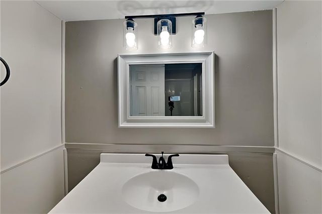 1100 Lake Drive, Roswell, GA 30075