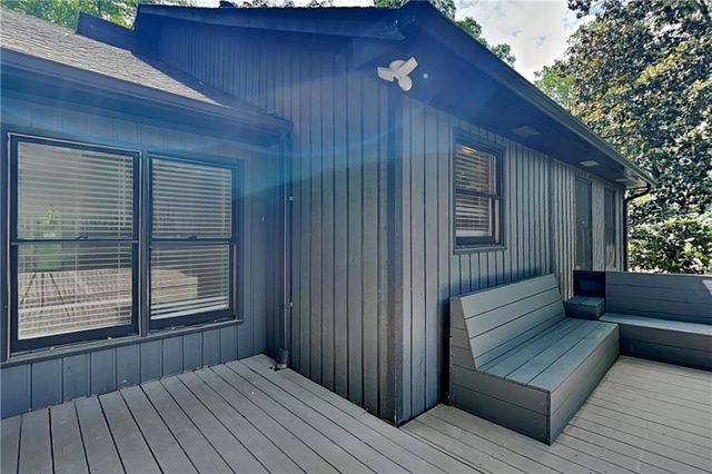 1100 Lake Drive, Roswell, GA 30075