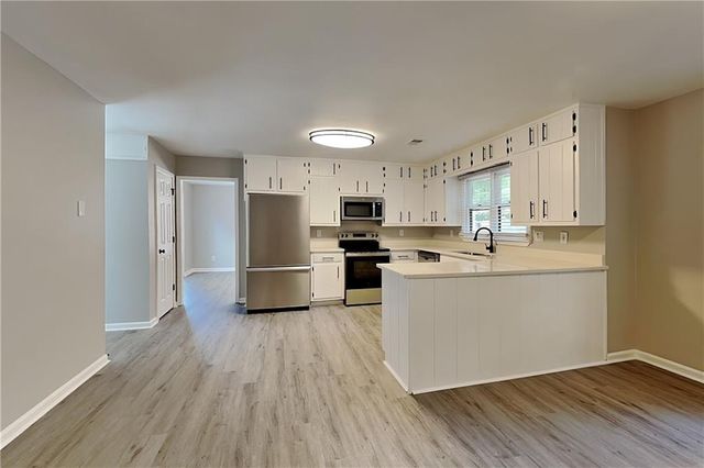 1100 Lake Drive, Roswell, GA 30075