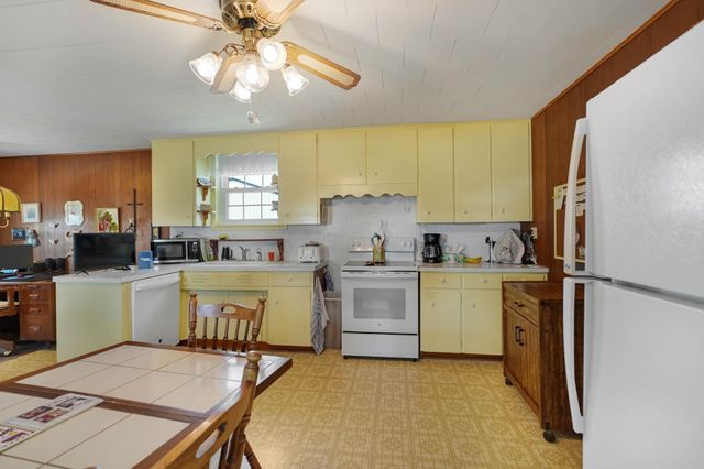 3806 W Gresham Road, Cedar Falls, IA 50613