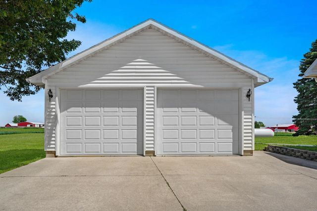 3806 W Gresham Road, Cedar Falls, IA 50613