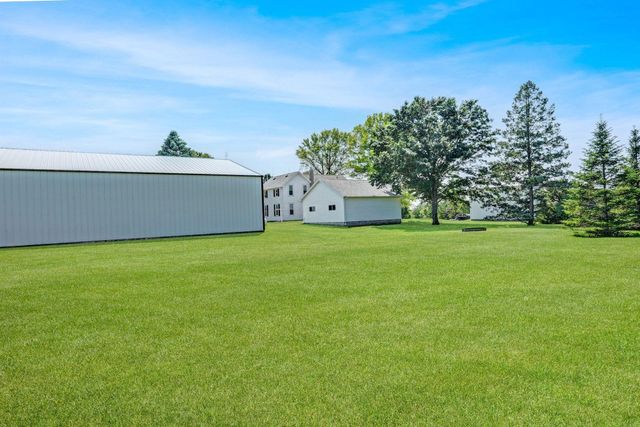 3806 W Gresham Road, Cedar Falls, IA 50613