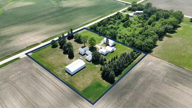 3806 W Gresham Road, Cedar Falls, IA 50613
