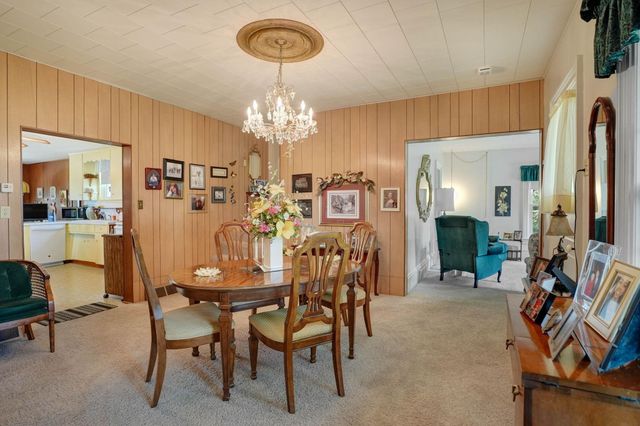 3806 W Gresham Road, Cedar Falls, IA 50613