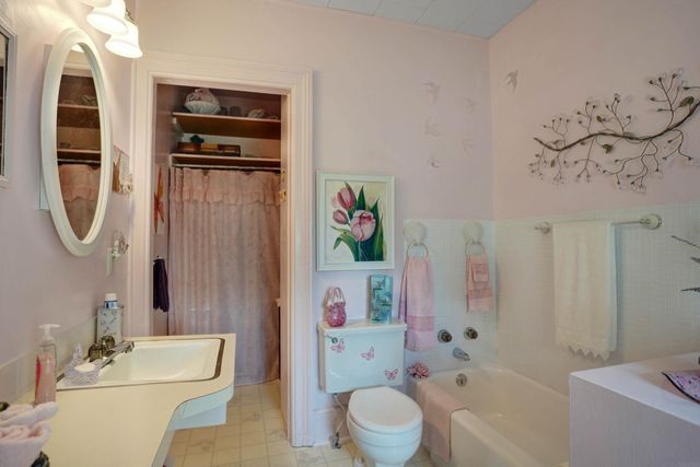 3806 W Gresham Road, Cedar Falls, IA 50613