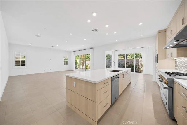 360 Riverbend, Lake Forest, CA 92630