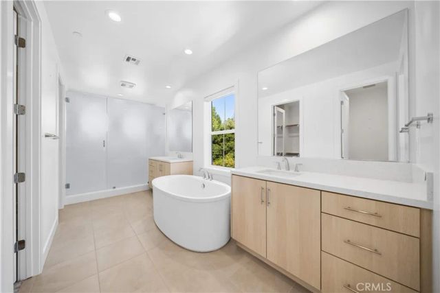 360 Riverbend, Lake Forest, CA 92630