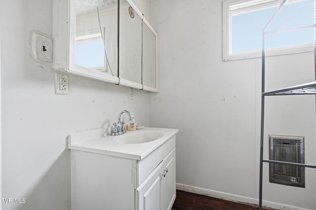 124 Clinchco Main Street, Clinchco, VA 24226