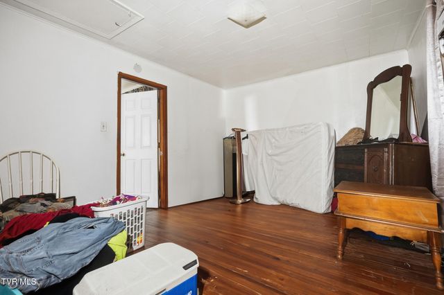 124 Clinchco Main Street, Clinchco, VA 24226