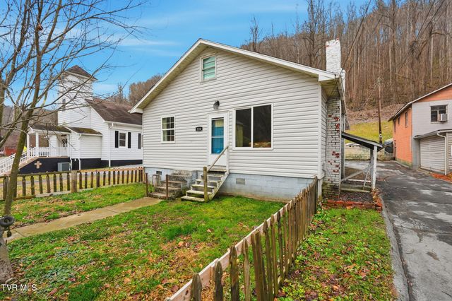 124 Clinchco Main Street, Clinchco, VA 24226
