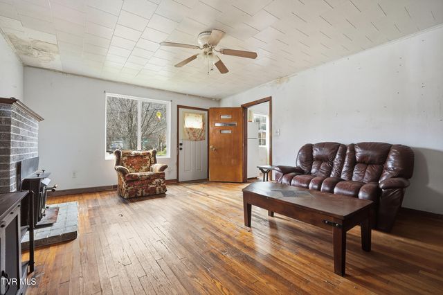 124 Clinchco Main Street, Clinchco, VA 24226