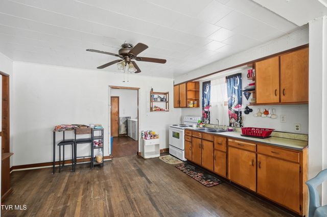 124 Clinchco Main Street, Clinchco, VA 24226