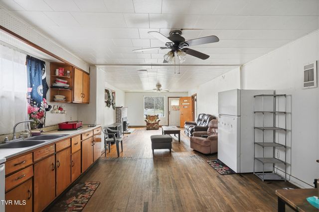 124 Clinchco Main Street, Clinchco, VA 24226