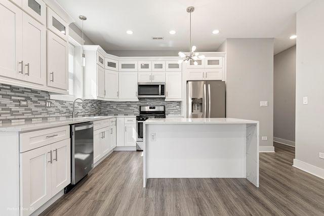 4552 S Evans Avenue 2, Chicago, IL 60653