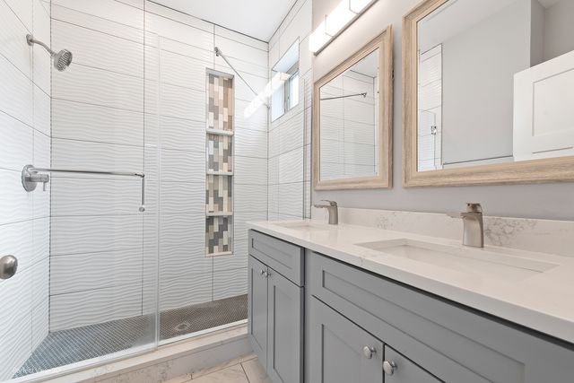 4552 S Evans Avenue 2, Chicago, IL 60653