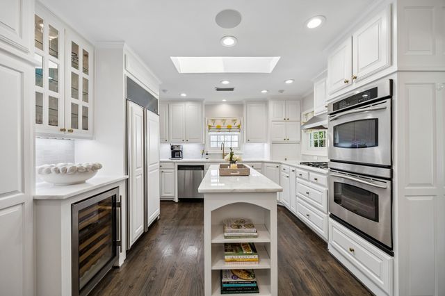 5610 Greenbrier Drive, Dallas, TX 75209