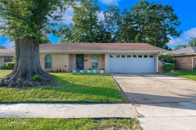 1920 Venus Drive, Bossier City, LA 71112