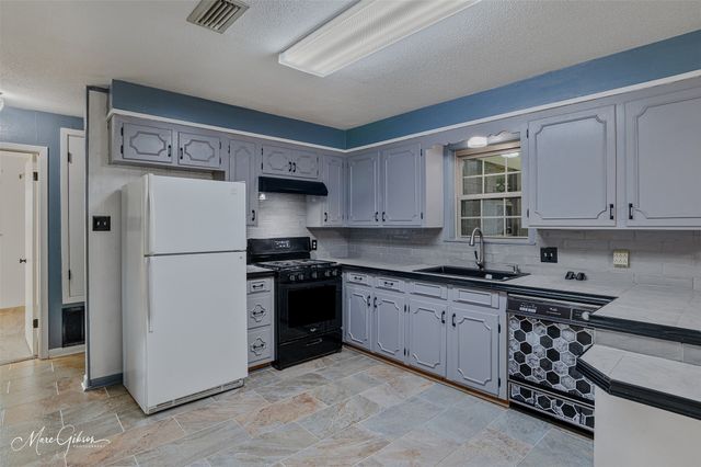 1920 Venus Drive, Bossier City, LA 71112
