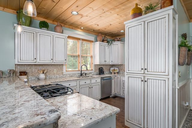 43 Tunica Lane, Ellijay, GA 30540