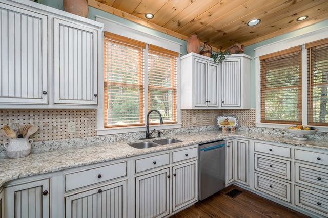 43 Tunica Lane, Ellijay, GA 30540
