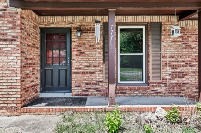 777 Helton Dr, Clarksville, TN 37042