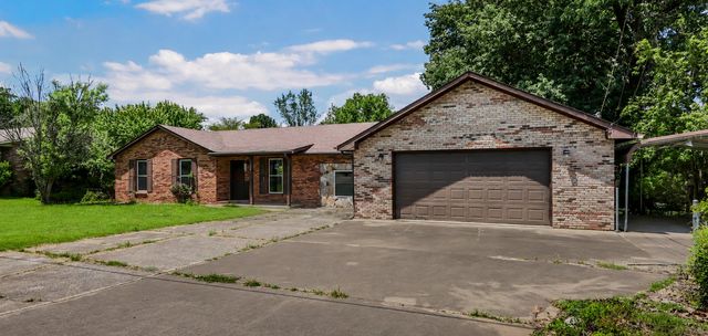 777 Helton Dr, Clarksville, TN 37042
