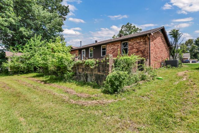 777 Helton Dr, Clarksville, TN 37042