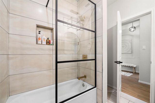 2212 Cedar Valley Drive, Conroe, TX 77306