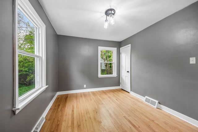 1206 Sycamore Street, Crown Point, IN 46307