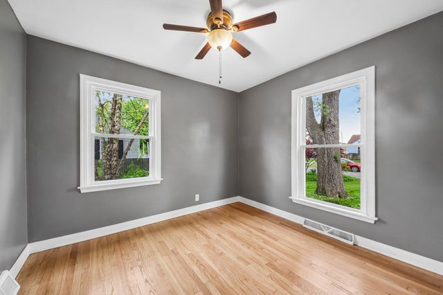 1206 Sycamore Street, Crown Point, IN 46307