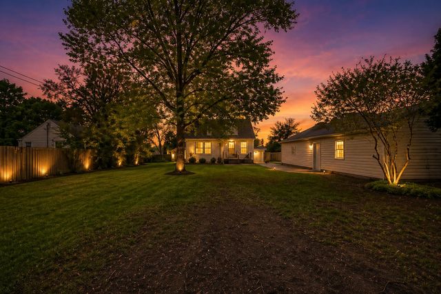 1206 Sycamore Street, Crown Point, IN 46307
