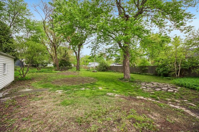 1206 Sycamore Street, Crown Point, IN 46307
