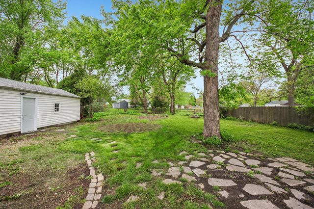 1206 Sycamore Street, Crown Point, IN 46307