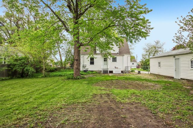 1206 Sycamore Street, Crown Point, IN 46307