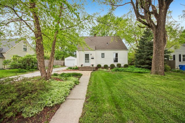1206 Sycamore Street, Crown Point, IN 46307