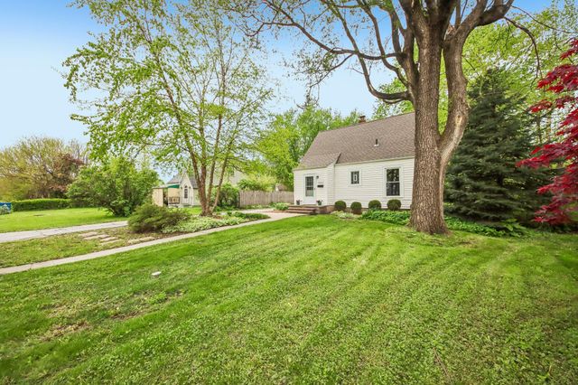 1206 Sycamore Street, Crown Point, IN 46307
