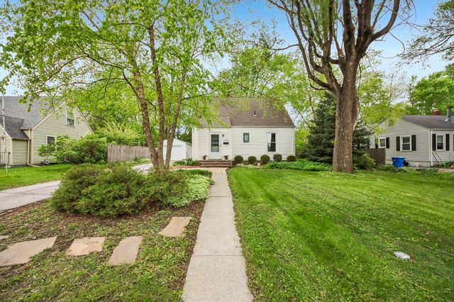 1206 Sycamore Street, Crown Point, IN 46307