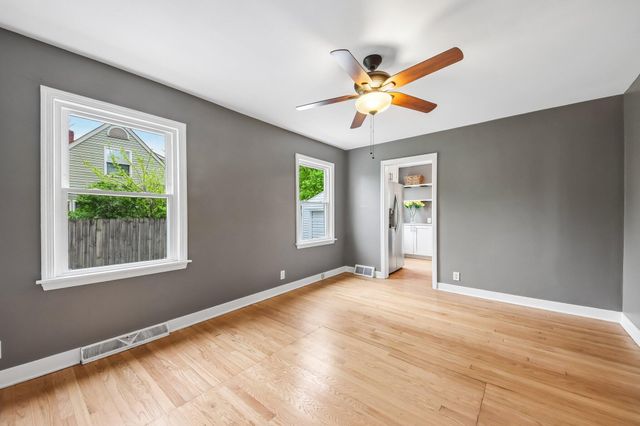 1206 Sycamore Street, Crown Point, IN 46307