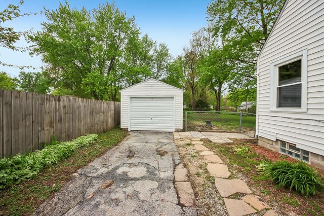1206 Sycamore Street, Crown Point, IN 46307