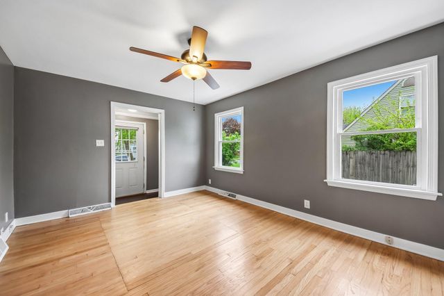 1206 Sycamore Street, Crown Point, IN 46307