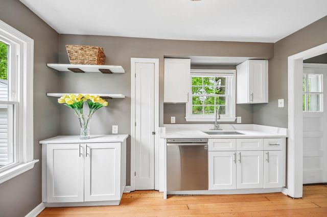 1206 Sycamore Street, Crown Point, IN 46307