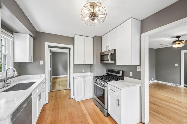 1206 Sycamore Street, Crown Point, IN 46307