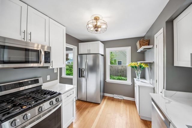 1206 Sycamore Street, Crown Point, IN 46307