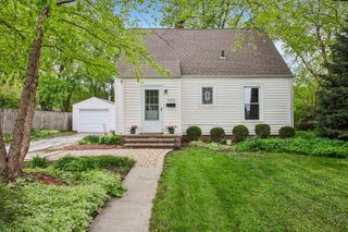 1206 Sycamore Street, Crown Point, IN 46307