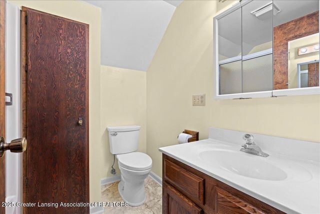 222 Elm Street, Grand Ledge, MI 48837