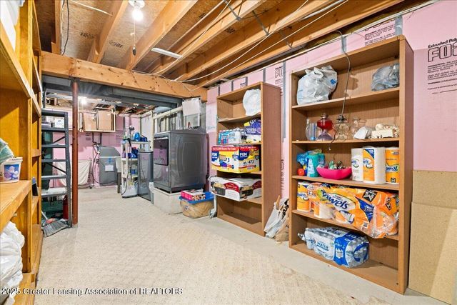 222 Elm Street, Grand Ledge, MI 48837