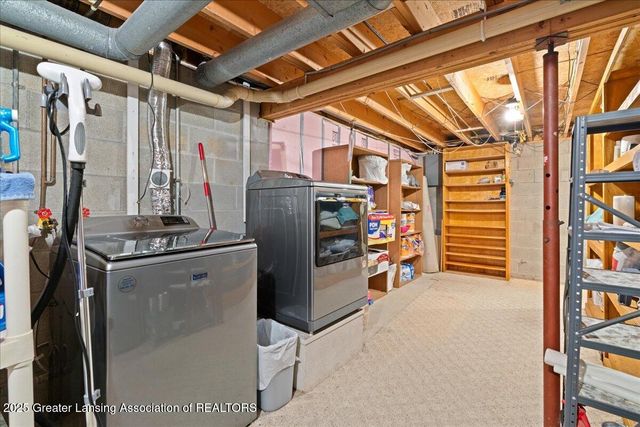 222 Elm Street, Grand Ledge, MI 48837